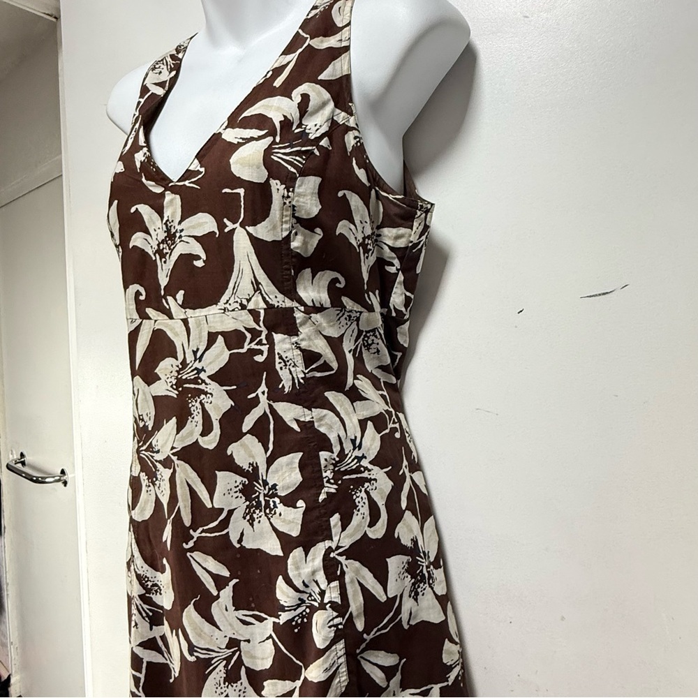 Floral Brown and White Sleeveless Dress - Picture 4 of 8